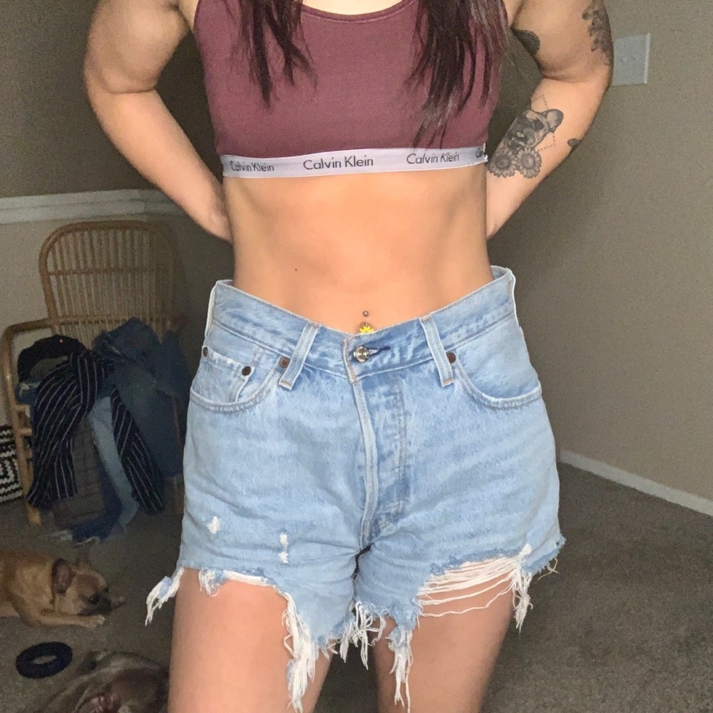 Distressed 501 Levi shorts